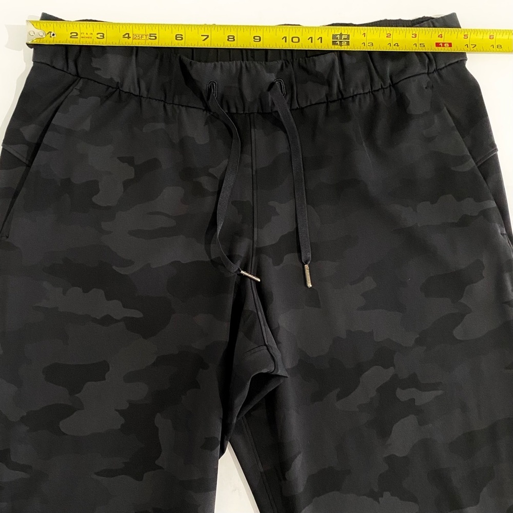 Lululemon On the Fly Straight Pants Size 10 Camo Like New - Picture 7 of 11